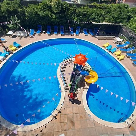 רימיני Hotel Trafalgar מראה חיצוני תמונה