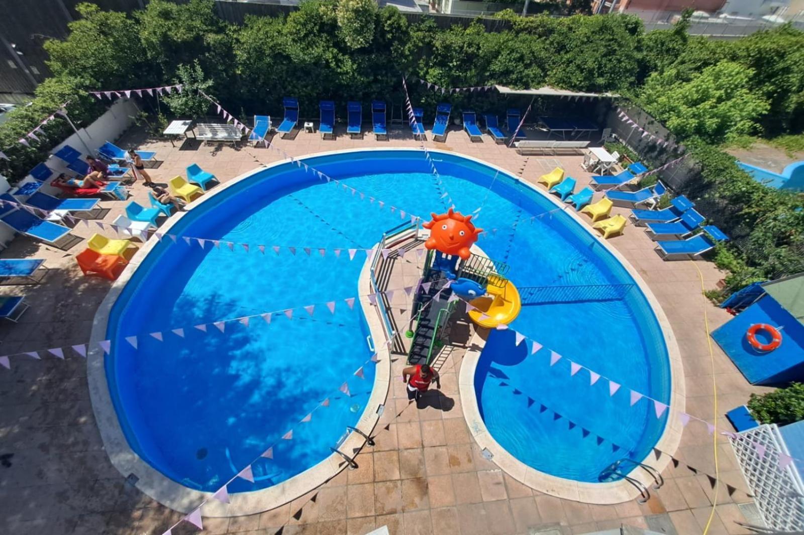 רימיני Hotel Trafalgar מראה חיצוני תמונה