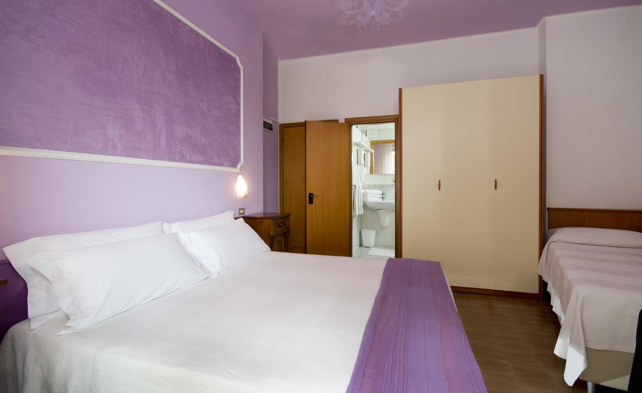 רימיני Hotel Trafalgar מראה חיצוני תמונה