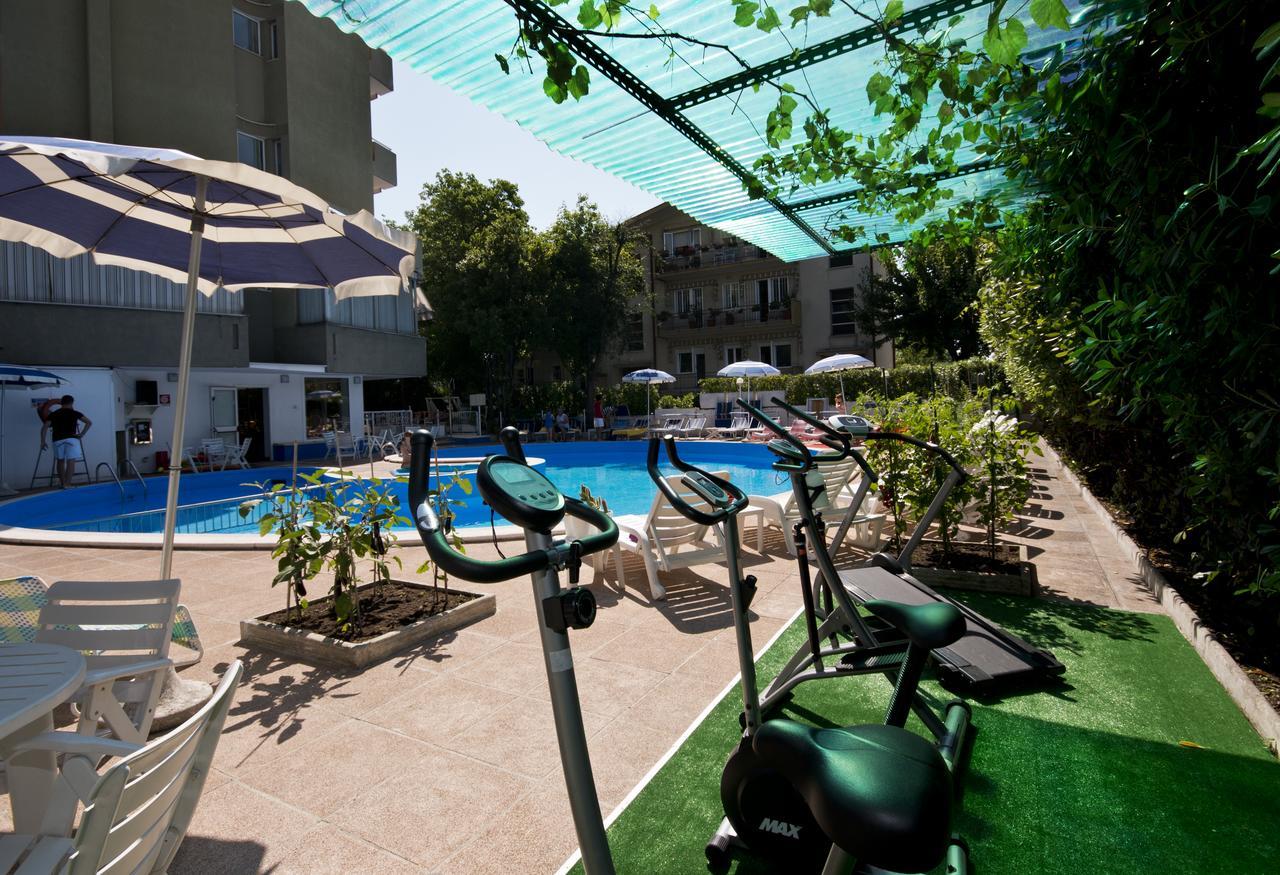 רימיני Hotel Trafalgar מראה חיצוני תמונה